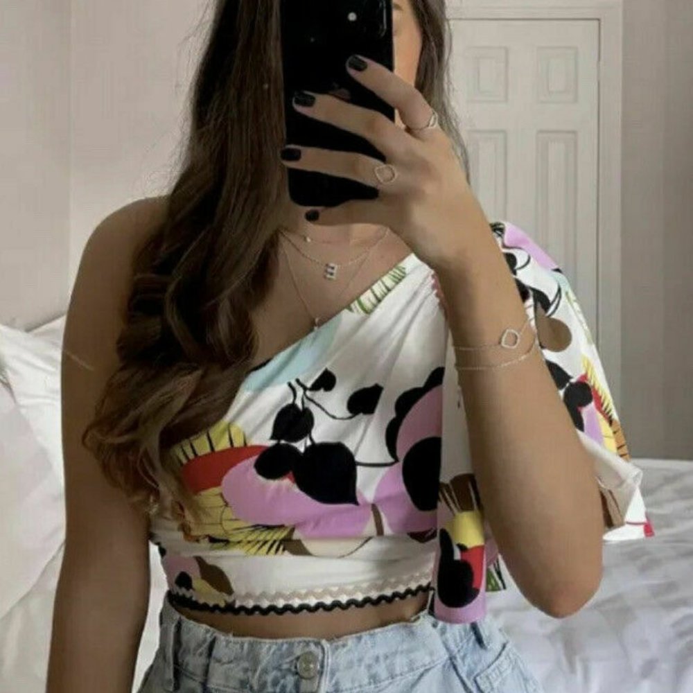 NWT ZARA Blogger Crop Top‼️ - Picture 2 of 5